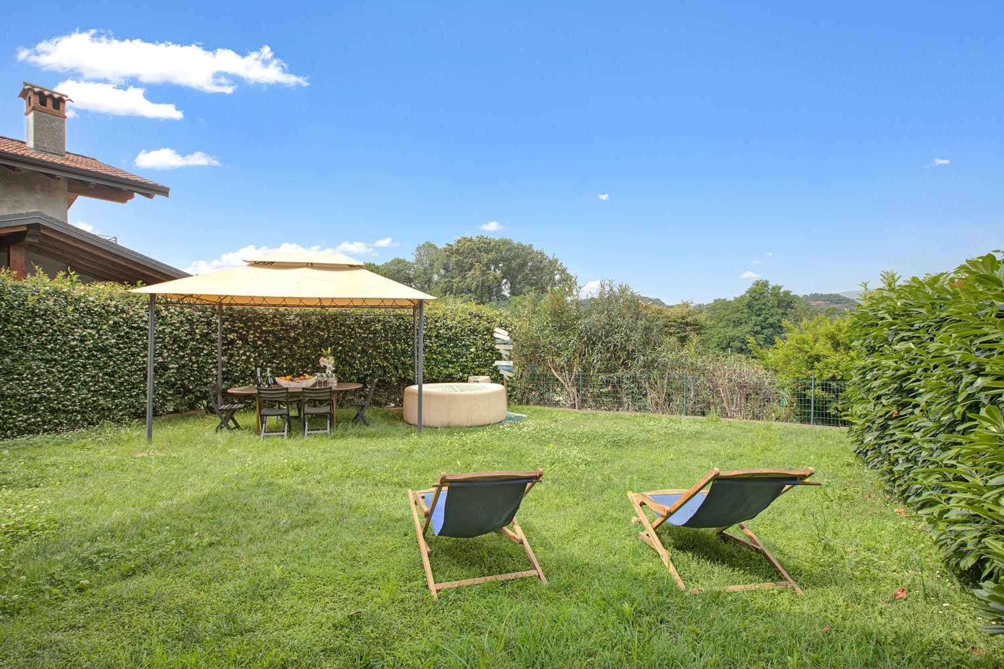 איספרה La Luna Nel Lago Lake View Garden - Happy Rentals מראה חיצוני תמונה